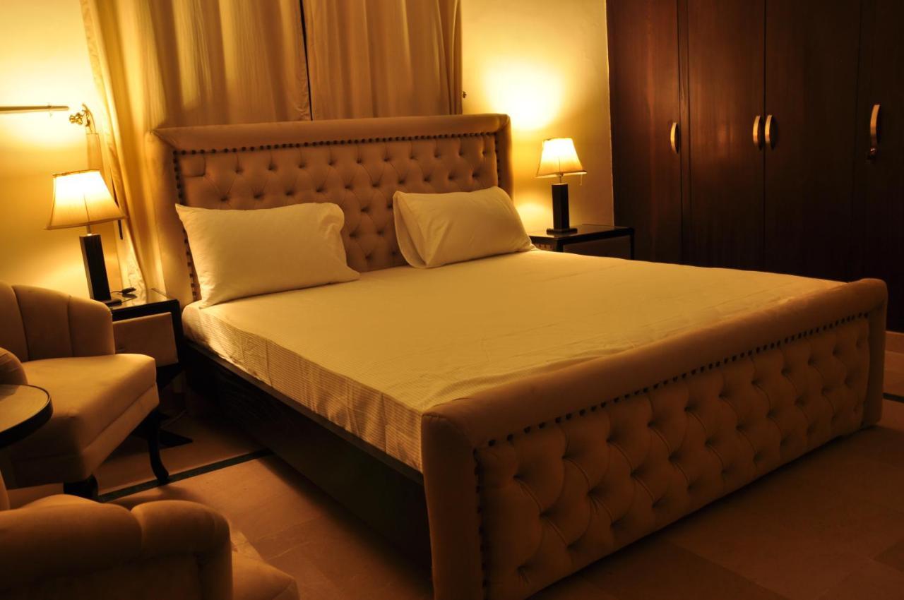 Reina Boutique Hotel - G6/3 Исламабад Экстерьер фото