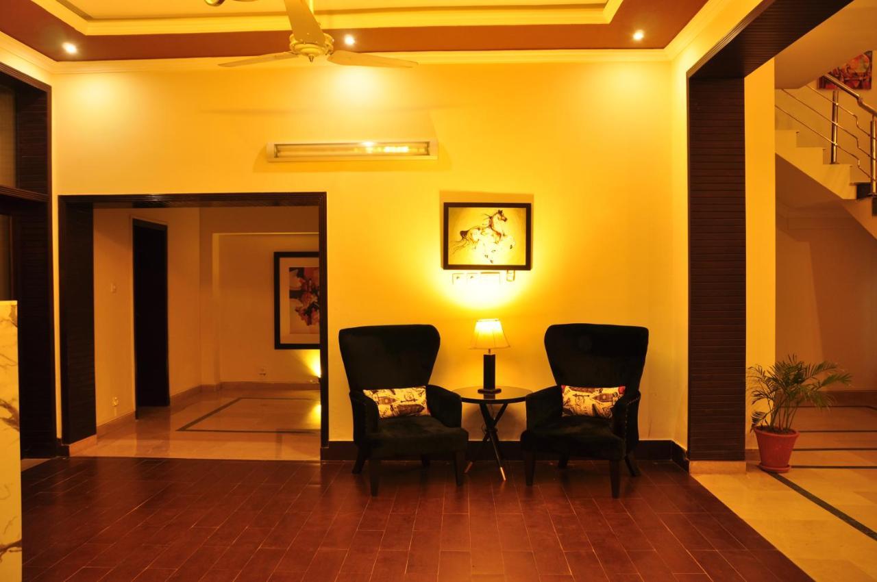 Reina Boutique Hotel - G6/3 Исламабад Экстерьер фото