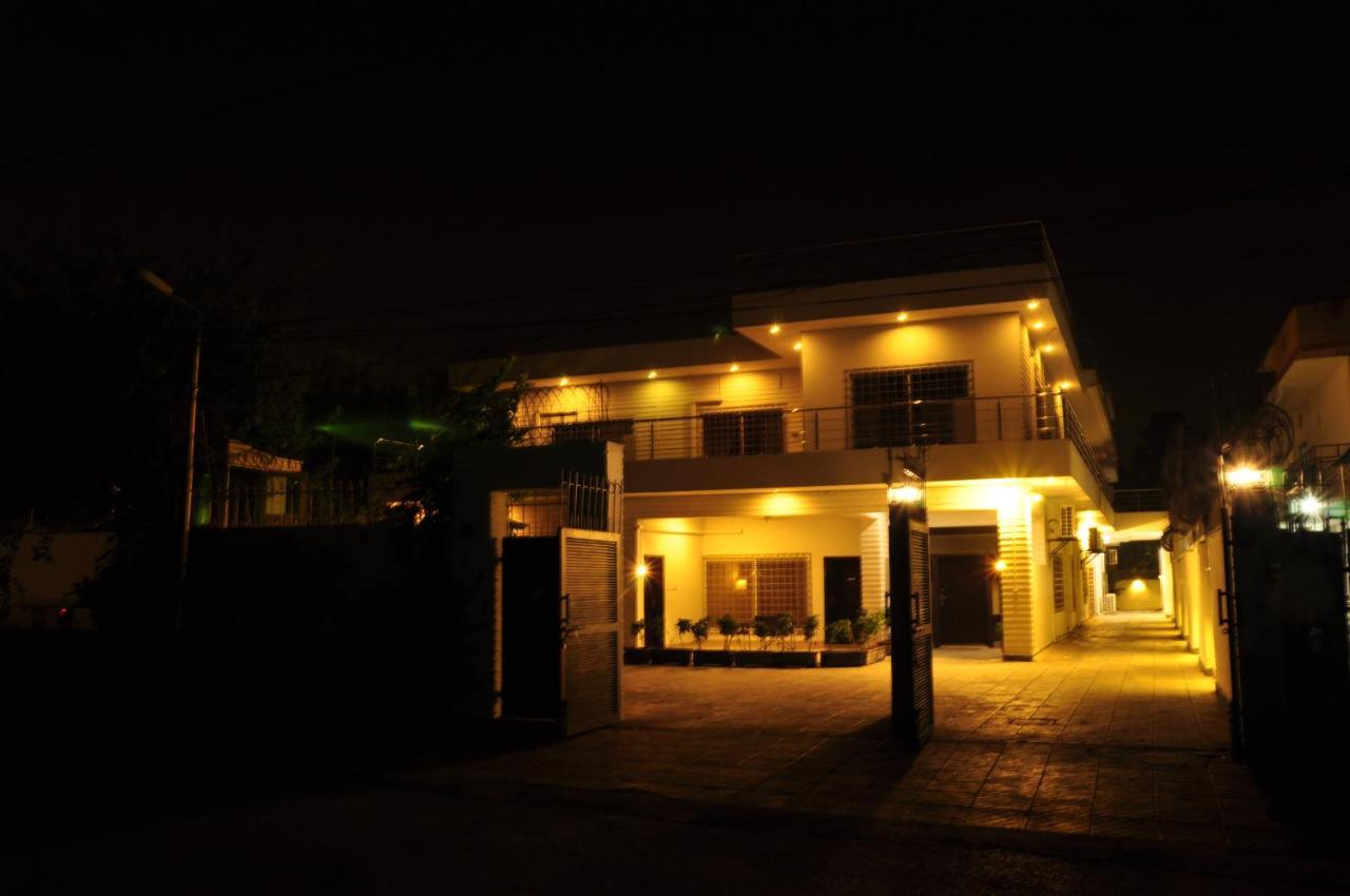 Reina Boutique Hotel - G6/3 Исламабад Экстерьер фото