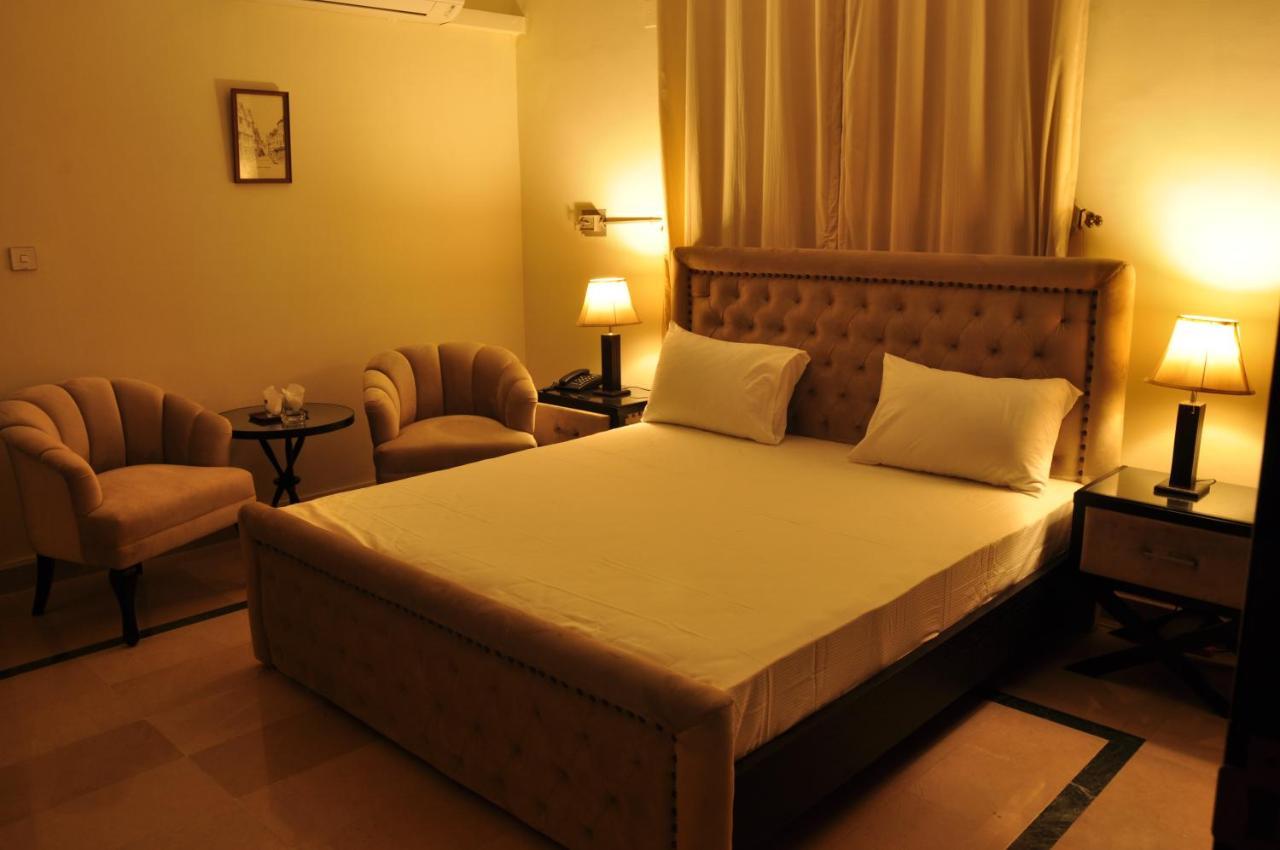 Reina Boutique Hotel - G6/3 Исламабад Экстерьер фото